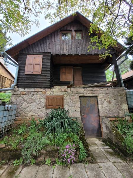 Záhradná chatka a záhrada Banská Bystrica 