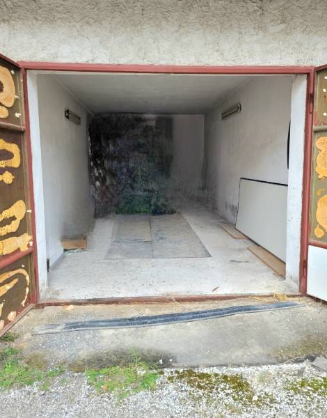 Predaj GARÁŽ 20m2, Podháj, Radvaň, BB