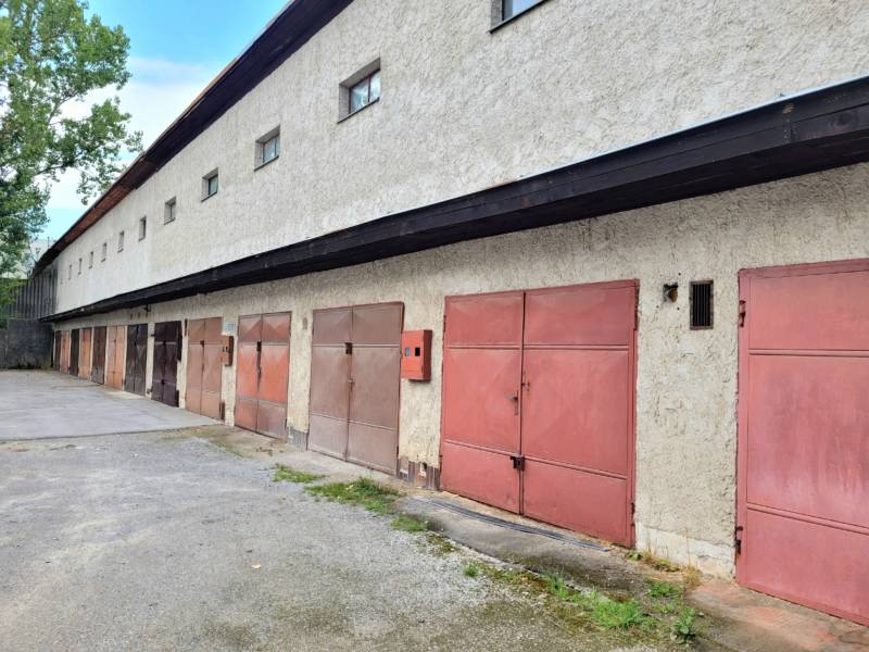 Predaj GARÁŽ 20m2, Podháj, Radvaň, BB