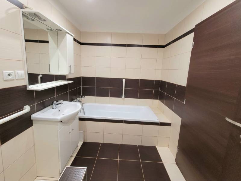 Predáme 2 izbový byt Radvaň Banská Bystrica