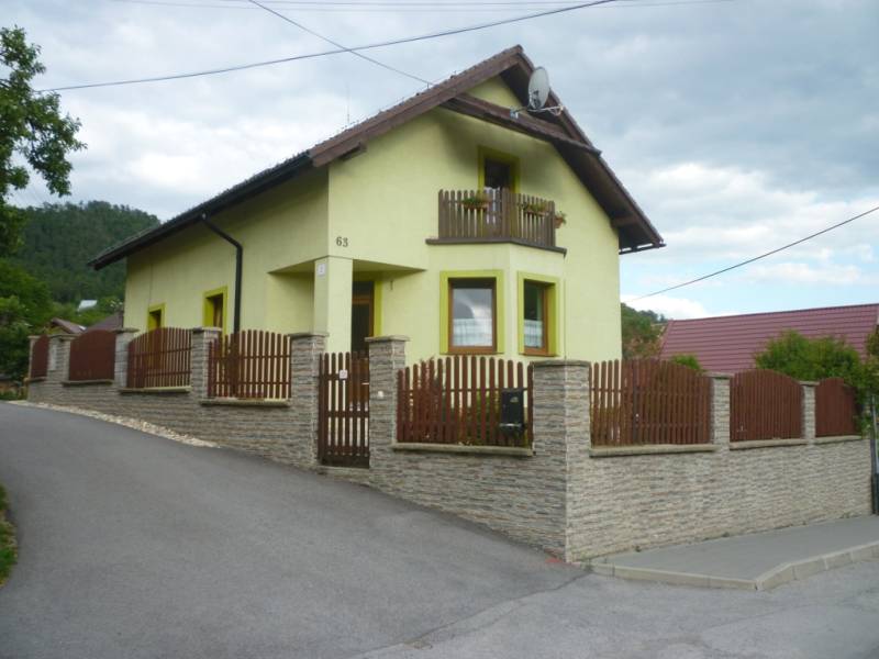 NA PREDAJ rodinný dom Riečka, Banská Bystrica 